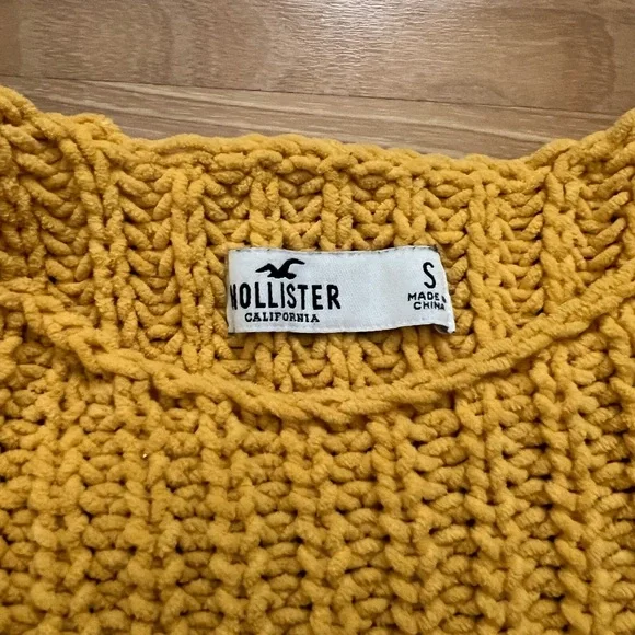 Like new cropped sweater - Picture 4 of 4